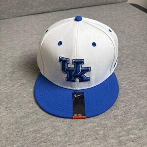 Nike True University of Kentucky Wildcats Men’s Baseball Cap Size 7 3/8